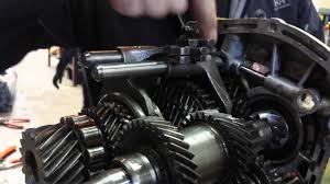 Installation Des Axes De Fourchette Transmission Manuelle Youtube