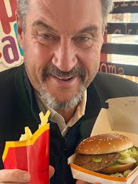 Kleine Stärkung zwischendurch: Ja, es gibt gesünderes, aber es ist einfach  lecker 😀 #söderisst echt selten, aber dann doch gerne Fast Food. Wenn es  halt schnell gehen soll…