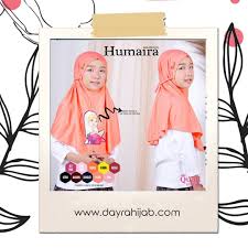 Menggunakan jilbab berwarna monokrom membuat penampilanmu dengan baju warna pink menjadi lebih tampak independen. Pin Auf Ootd Hijab