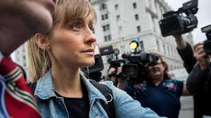 Allison christin mach popularly known as allison mack is an american former actress. 0n3363p0fodkbm