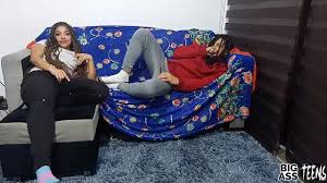 Pijamada con hermanastra se sale de control, me vengo en su coño y le meto  mi polla por su culo grande esponjoso me hace una mada grande Sex Duro con  mi Hermanastra