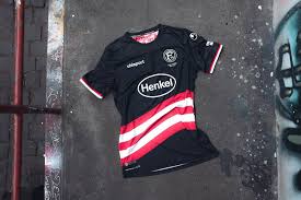 Fortuna düsseldorf heimtrikot 2020/21 mit sublimationsdruck düsseldorf stadtwappen als badge im nacken düsseldorf schriftzug als transferdruck auf dem rücken Umwerfendes Fortuna Dusseldorf 19 20 Ausweichtrikot Veroffentlicht Nur Fussball