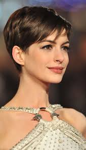 Coupe courte pour cheveux fins coupes de cheveux photo coupe courte cheveux fins. Idee Tendance Coupe Coiffure Femme 2017 2018 Coupe Courtes Femmes Vogue Tunisie Maroc Algerie Magazine Fashion Luxe Inspiration Et People