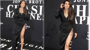 Telugu bulletin's exclusive heroines photos of tollywood actors and actresses, bollywood stars, pictures of favourite celebrities, hottest movie stars. Priyanka Chopra Stuns In Black Thigh High Slit Dress Hindi Movie News Bollywood Times Of India