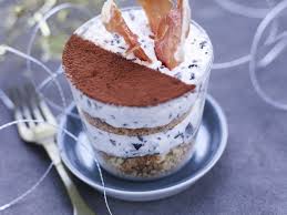 Verrines De Tiramisu Aux Olives Et Aux Truffes Biscuit Noisette Et Chips De Jambon De Bayonne Recette Biscuit Noisette Alimentation Verrine Tiramisu