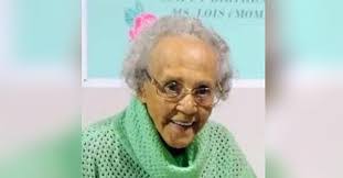 Lois Grady's Instagram, Twitter & Facebook