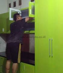 Boleh jadi sama pentingnya dengan penataan ruang tamu dan ruang keluarga atau ruang lainnya dalam sebuah hunian. Kitchen Set Aluminium Jakarta Barat Pt Cipta Bangun Sjati