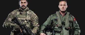 Burak Ozcivit Ile Kerem Bursin Can Feda Da Bulusuyor Film Askeri Fotograf