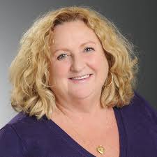 Mary Curran's Instagram, Twitter & Facebook