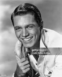 32 Photos & High Res Pictures