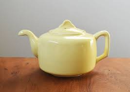 Medalta Medicine Hat Potteries Yellow Teapot Unique Downward Spout Circa 1938 1955 Alberta Canada Teapots Unique Yellow Teapot Tea Pots