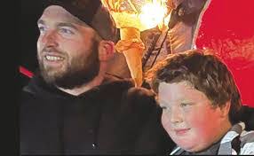 Douglas Dubois's Instagram, Twitter & Facebook