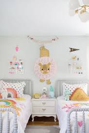 Shared teenage bedroom for teens with a study space. 32 Cozy And Beautiful Shared Bedroom For Little Girls Homemydesign
