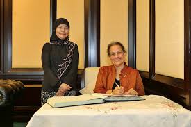 Chief justice of malaysia on wn network delivers the latest videos and editable pages for news & events, including entertainment, music, sports the chief justice of malaysia (malay: File Ambassador Kamala Lakhdhir Meeting With Dato Seri Utama Tengku Maimun Binti Tuan Mat Chief Justice Of Malaysia Jpg Wikimedia Commons