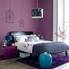 80 Idees D Interieur Pour Associer La Couleur Prune Deco Chambre Parental Idee Chambre Chambre Mauve