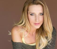 Anna Moore's Instagram, Twitter & Facebook