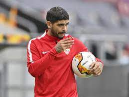 He started his career with boca juniors, and signed with valencia in 2008 where he remained for several years, appearing in 162 official games and winning the 2008 copa del rey. Sevilla Want To Win It For Fans Banega Football News Times Of India