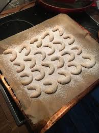 Uromas Vanillekipferl Von Binchen 70 Chefkoch Vanillekipferl Kekse Rezept Einfach Lebensmittel Essen