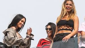 The video is for maluma's new single, sobrio, and it features a bunch of. Scott Disick Takes Maluma S Lady In Singer S New Sobrio Music Video Entertainment Tonight