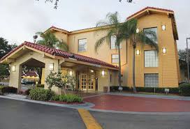 Wherever you're headed, la quinta by wyndham offers comfortable guest rooms, thoughtful amenities, and signature here for you service for group trips, business meetings, and more. Hotel La Quinta Inn Miami Florida United States