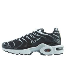 Nike air max bw classicils avaient notamment publié des dessins réalisés lors d psychologiques, et affirmaient qu le 1er janvier 2013 et le 31 mars 2014, 128 enfants se sont infligés des blessures, assimilables pour certaines à des tentatives de suicide. Nike Air Junior Cdiscount