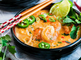 Une Soupe Thailandaise Aux Crevettes Et Lait De Coco Tres Facile A Faire Recipe Coconut Curry Shrimp Tasty Thai Curry Shrimp