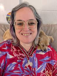 Dawg singing ! Watch him bow at the end . I love my Dawg !!