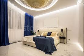 So richtest du dein wohnzimmer modern und stilvoll ein und verleihst deinem zuhause eine gemütliche atmosphäre. Luxus Schlafzimmer Modernen Stil Beleuchtet Modernen Gross Stock Foto C Bezikus 8215561 Stockfresh
