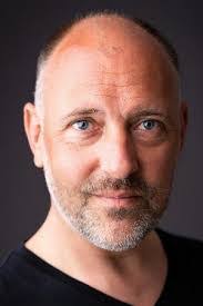 Robert Howgate's Instagram, Twitter & Facebook