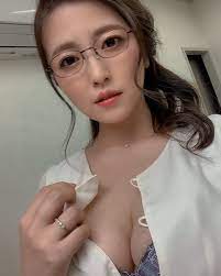 暗黑界超顶熟女美人《木下凛凛子》精选作品推荐介绍及封面预览– 爱玩中文站