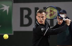 Marton fucsovics (born 8 february 1992) is a professional tennis player who competes marton fucsovics is professional from 2009. Roland Garros Fantastischer Sieg Fucsovics Besiegt Weltnummer 5 Danyiil Medvedev In Vier Satzen
