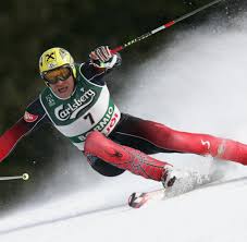 Dans les années 1930, c'est déjà une station huppée où les grandes familles riches d'autriche et d'allemagne viennent faire du patin à glace, du curling et du ski. Karriereende Hansi Hinterseer Trauert Maier Nicht Hinterher Welt