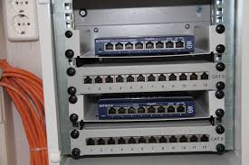 Von diesem switch gehst du dann zu den diversen geräten. Netzwerkkabel Verlegen Im Haus Einfach Erklart