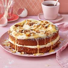 Eier, zucker, zimt, nelken, vanillinzucker und zitronenschale mit einem… Saure Sahne Kuchen Von Mama Mit Eierlikorcreme Rezept Essen Und Trinken