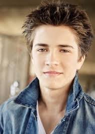 Hazel Strange's Instagram, Twitter & Facebook