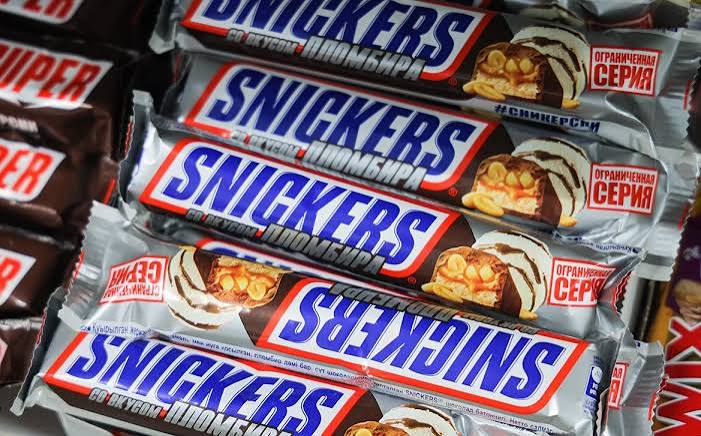 В Лондоне появились российские батончики Snickers — РБК