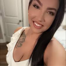 Tiffany Langley's Instagram, Twitter & Facebook