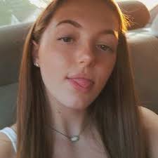 haley maxwell (@haleyyy.rene)