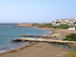 It is situated on the south shore of santiago, in the atlantic ocean, about 400 miles (640 km) off the western african bulge. Cidade Da Praia Visitar A Capital De Cabo Verde E Da Ilha De Santiago