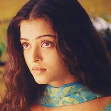 Top 10 Aishwarya Rai Hairstyles Through The Years They're not as daunting as short hairstyles and they don't require the styling upkeep of a longer length. top 10 aishwarya rai hairstyles through