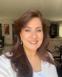 Lina Quintero's Instagram, Twitter & Facebook