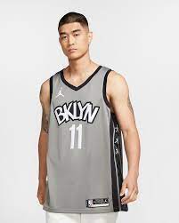 Is he married or dating a new girlfriend? Kyrie Irving Nets Statement Edition 2020 Jordan Nba Swingman Trikot Nike At