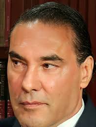 Eduardo Yáñez Oficial added a new...