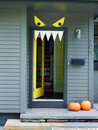 Halloween decorations and crafts diy ideas to make your own scary ghost, ghouls, pumpkins. Over 17 Super Fun Halloween Themed Front Door And Porch Ideas