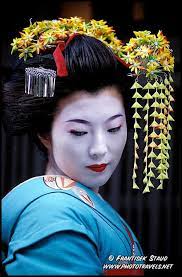 Portrait Of A Geisha Apprentice In The Gion Quarter Of Kyoto Japan Geisha Hair Geisha Girl Japanese Geisha