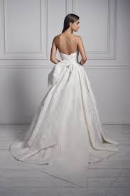 2020 Brides Have Some Stunning Wedding Dress Trends To Choose From Wedding Dress Trends Anne Barge Wedding Dresses Wedding Dress Couture