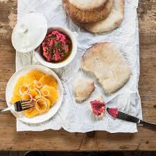 randen hummus mit naan brot tibits vegetarian restaurant bar take away catering naan rezepte lebensmittel essen