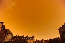 L'indre et le cher ne sont pas les seuls. En Images Le Ciel De Bretagne Et De Londres Vire Au Jaune A Cause D Ophelia