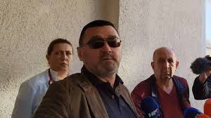 ŠEF MOSTARSKE BOLNICE SLIKOVITO O KORONAVIRUSU: 'Umisto sprijeda, uša nam  je sazad'; A onda je malo prstom čistio zube...