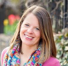 Allison Winter's Instagram, Twitter & Facebook